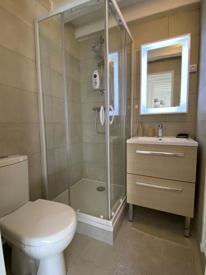 Le Petit France - Hyper Centre De Fontainebleau - Proche Insead Apartman Kültér fotó